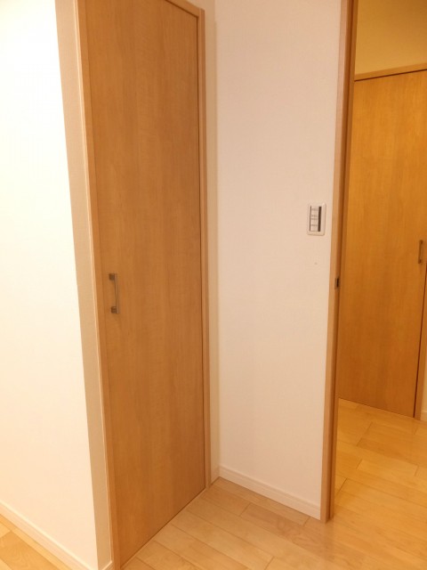 白金台グロリアハイツ　サービスルーム収納