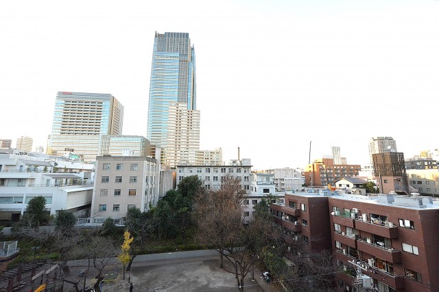 六本木ハイツ　共用廊下からの眺望