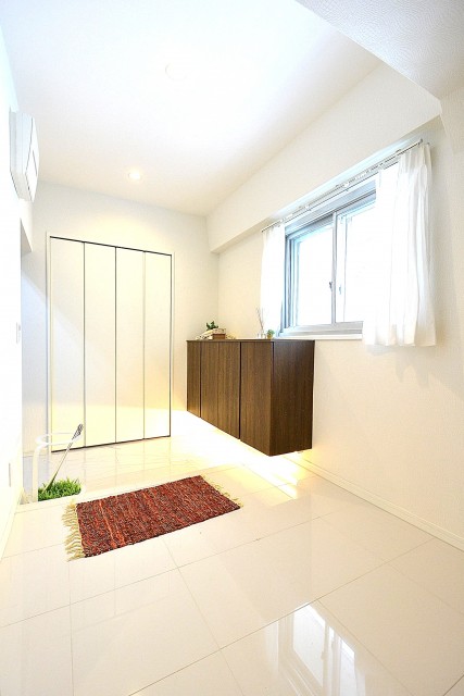 中銀南青山マンシオン　玄関