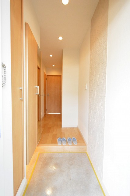 プチモンド目白　玄関