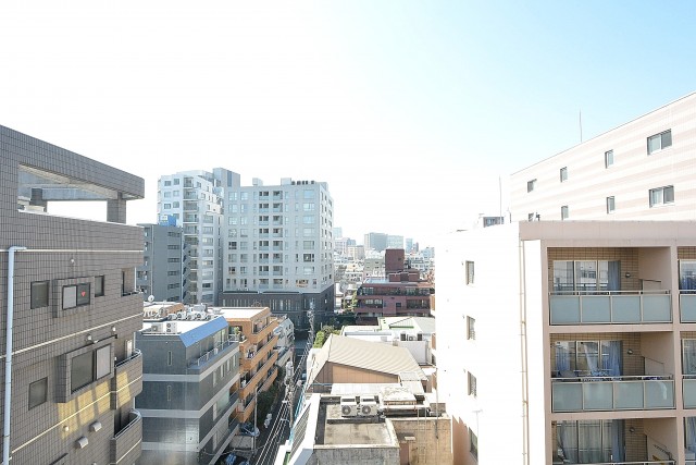 中銀南青山マンシオン　西側バルコニー眺望