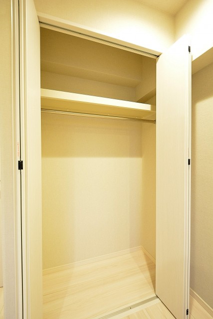 六本木ハイツ　北側洋室のクローゼット