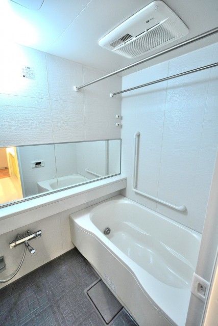 ルイシャトレ新中野　バスルーム