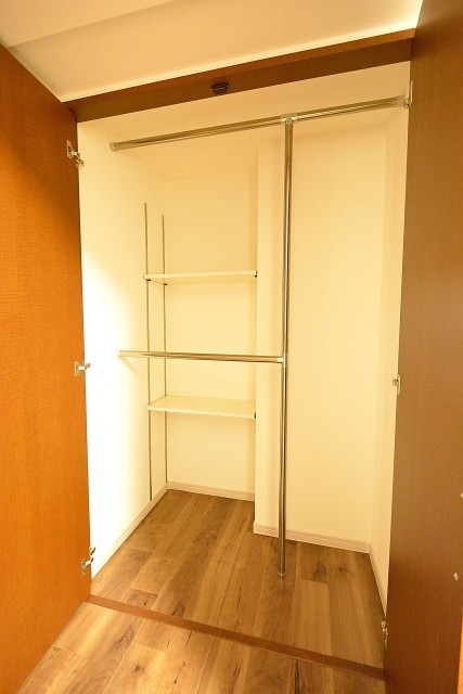 デューク・スカーラ日本橋_7.5帖のベッドルームのクローゼット