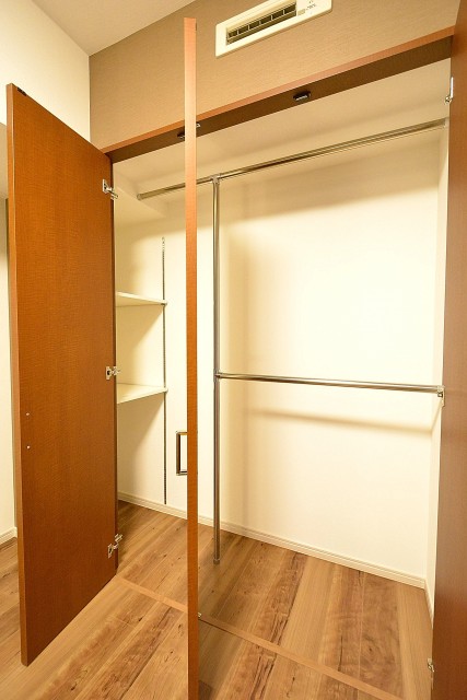 デューク・スカーラ日本橋_6.0帖のベッドルームのクローゼット