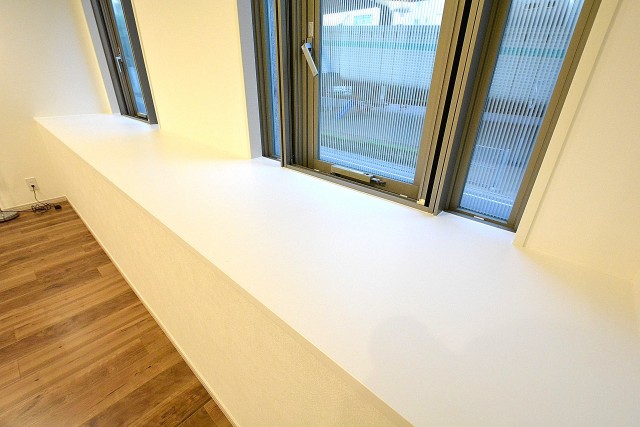 デューク・スカーラ日本橋_LDK窓際カウンター