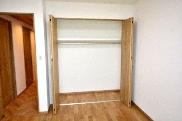 ヴェーゼント芦花公園　洋室1