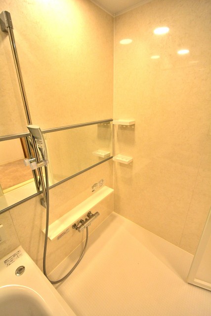 ヴェーゼント芦花公園　バスルーム