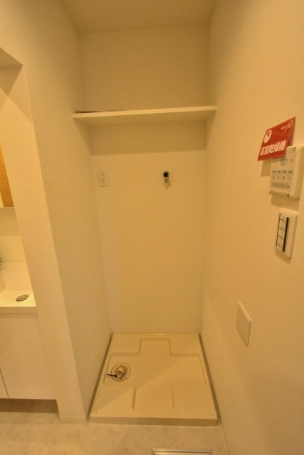 ダイアパレス弦巻　洗濯機置場