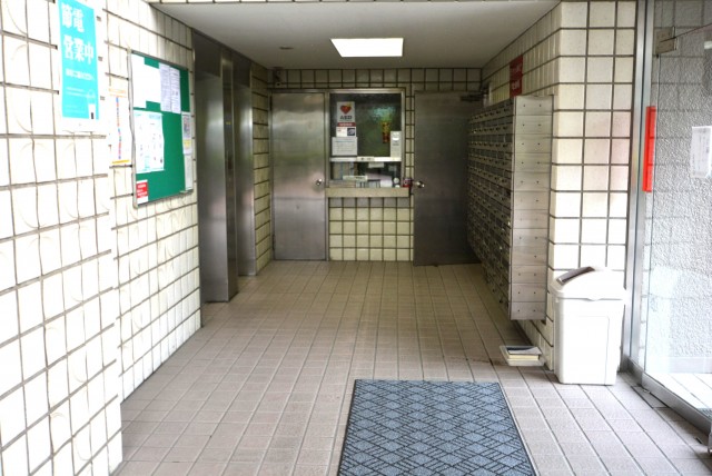 メゾンドール本郷　エントランスホール