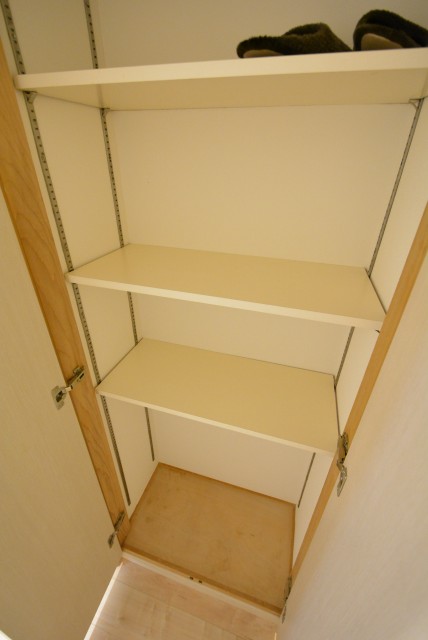 シティウインズ本駒込　廊下収納