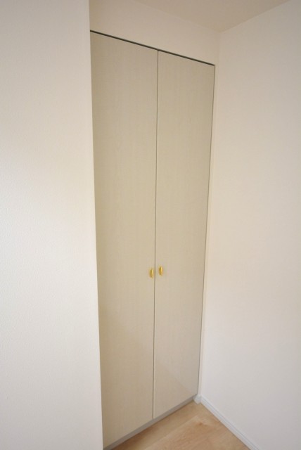 シティウインズ本駒込　洋室約5.4帖収納