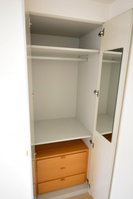 シティウインズ本駒込　洋室約5.4帖収納