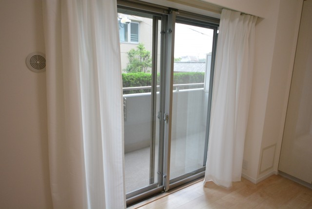 シティウインズ本駒込　洋室約6.3帖窓