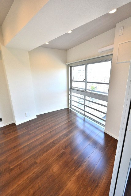 ライオンズマンション駒沢　洋室2