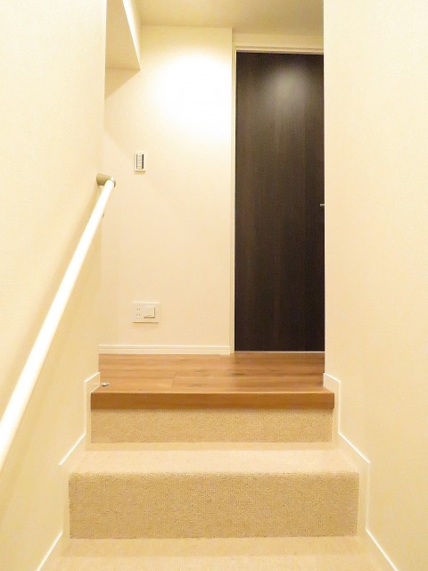 馬事公苑前ハイム　階段