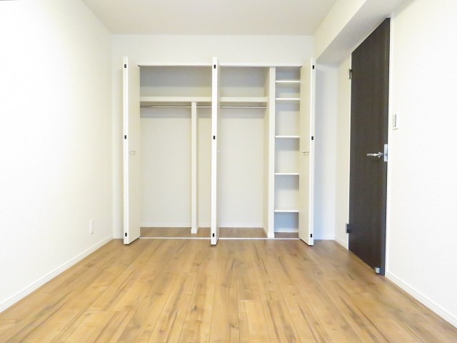 馬事公苑前ハイム　洋室約7.4帖