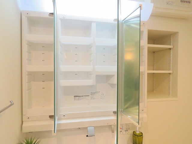 洗足ミナミプラザ　洗面化粧台