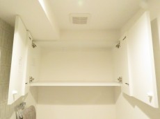 洗足ミナミプラザ　トイレの吊戸棚