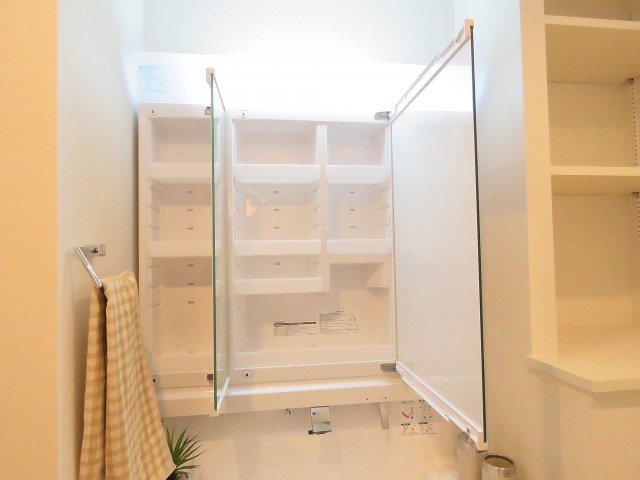 洗足ミナミプラザ　洗面化粧台