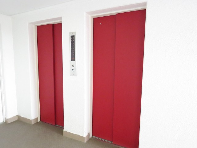 洗足ミナミプラザ　エレベーターは2基