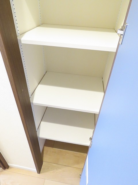 サンドエル松原　廊下収納