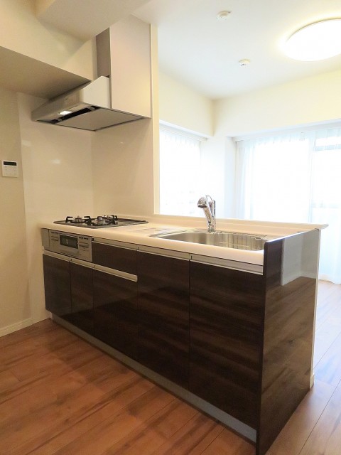 ユニーブル明大前　対面式キッチン