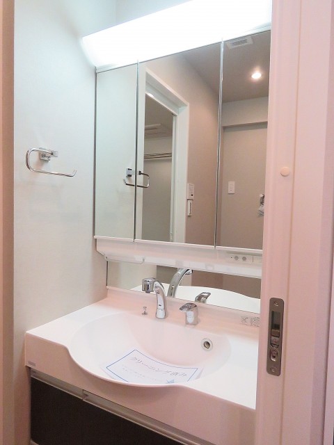 ユニーブル明大前　洗面化粧台