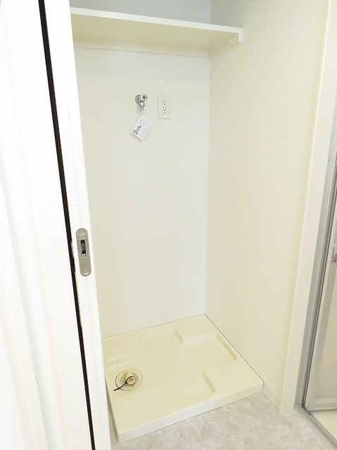 ナイスアーバン石川台　洗濯機置場