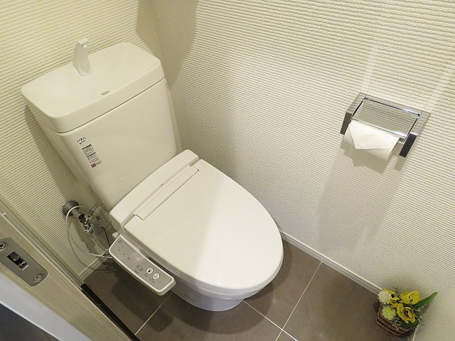 白金台桜苑マンション　ウォシュレット付きトイレ