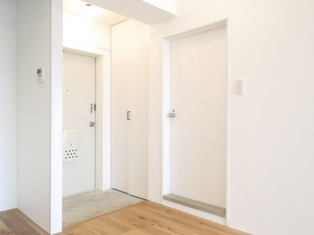 祐天寺ニュースカイマンション　洗面室扉