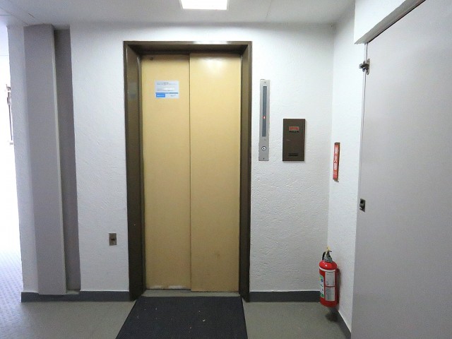 都立大コーポラス　エレベーター