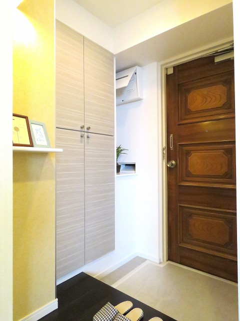 ビラ自由ヶ丘　玄関ホール