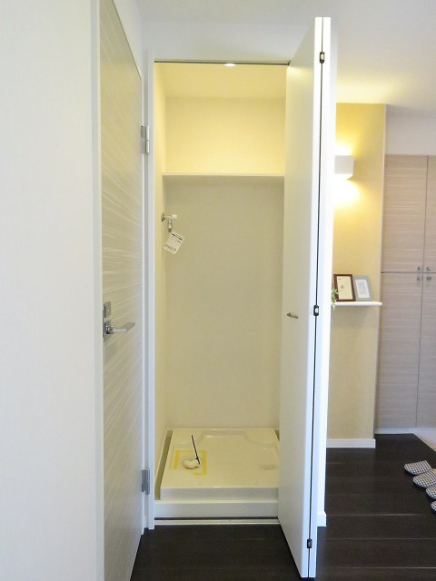 ビラ自由ヶ丘　洗濯機置場