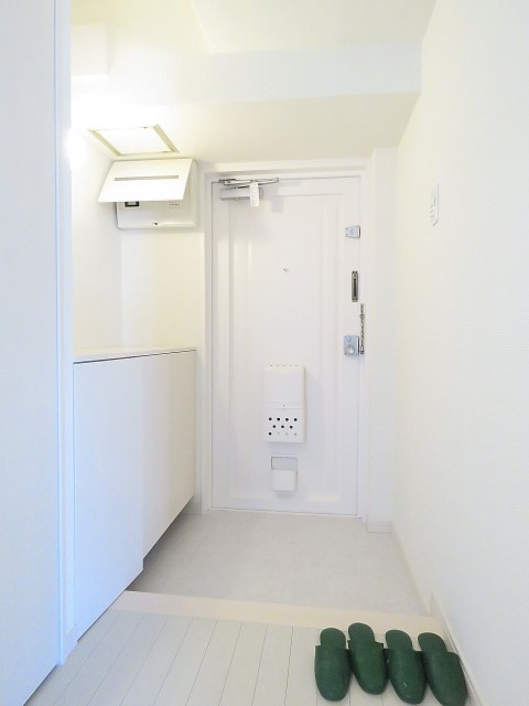 ファムール目黒　玄関ホール