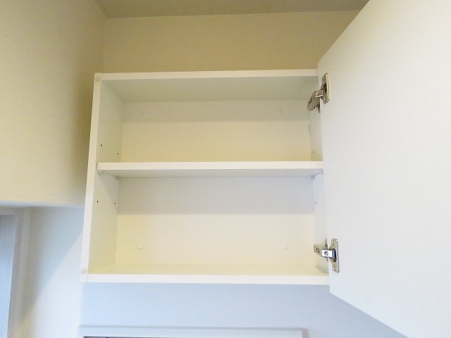 代官山コーポラス　トイレの吊戸棚