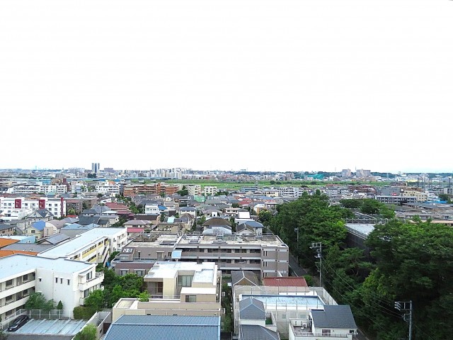 ガーデンハウス　洋室約7.1帖からの眺望