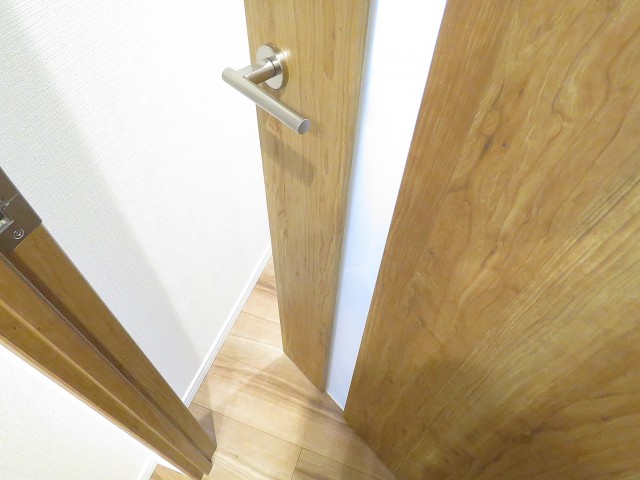 ガーデンハウス　LDK扉