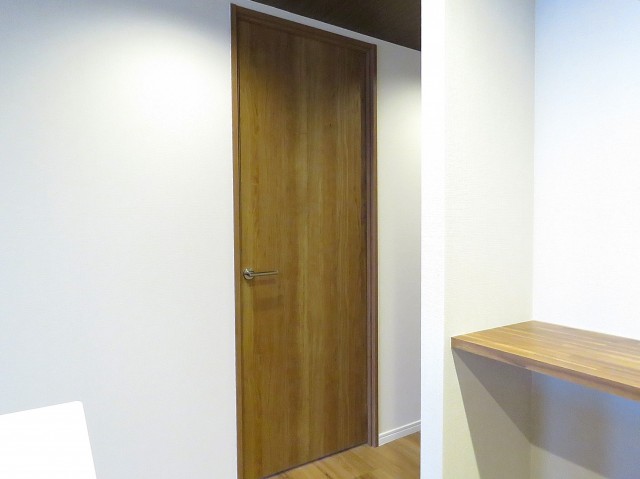 ガーデンハウス　洋室扉