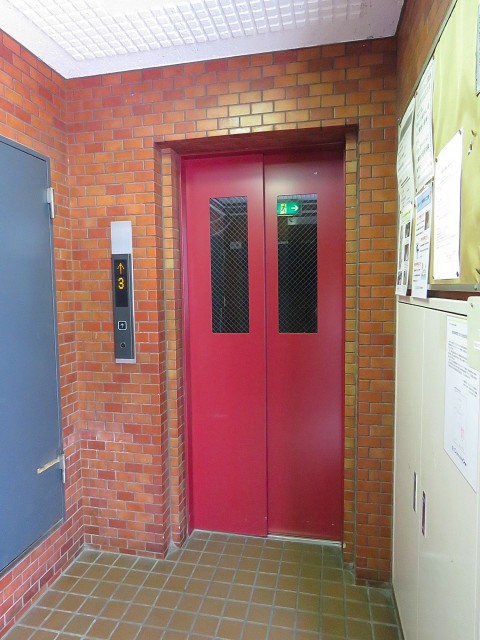 池袋サンシャインプラザ　エレベーター