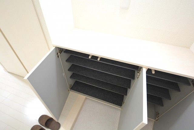 ファムール目黒 玄関