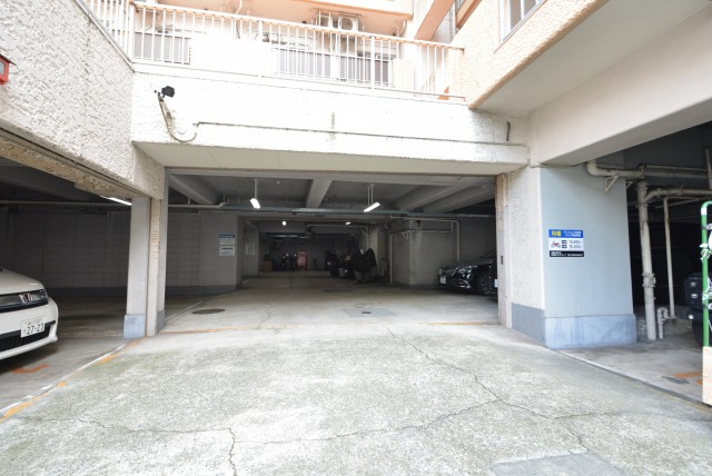 マンション五反田 駐車場