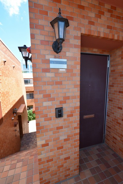 三田ダイヤモンドパレスA棟 玄関