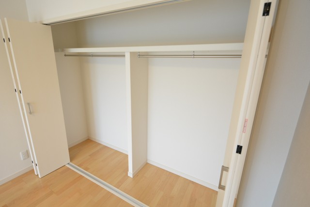 ライオンズマンション弦巻 洋室2