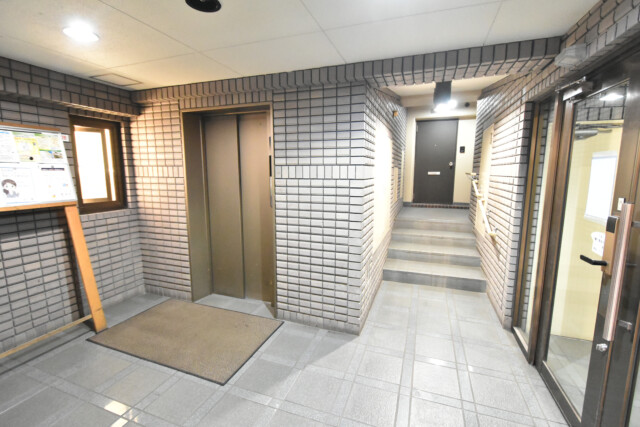 ハイツ日本橋中州 玄関