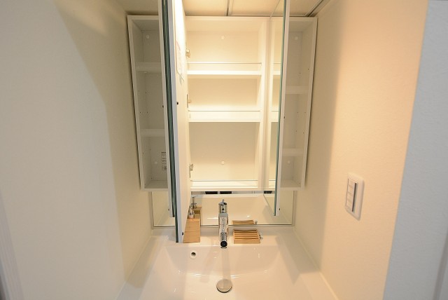 中銀桜新町マンシオン 洗面