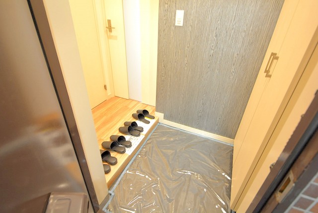 インペリアル常盤松 玄関