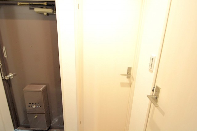 インペリアル常盤松 玄関