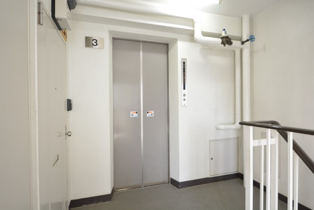 東洋代々木上原コーポ 玄関