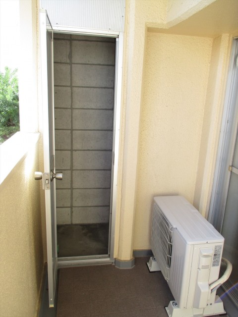 バルコニー物置